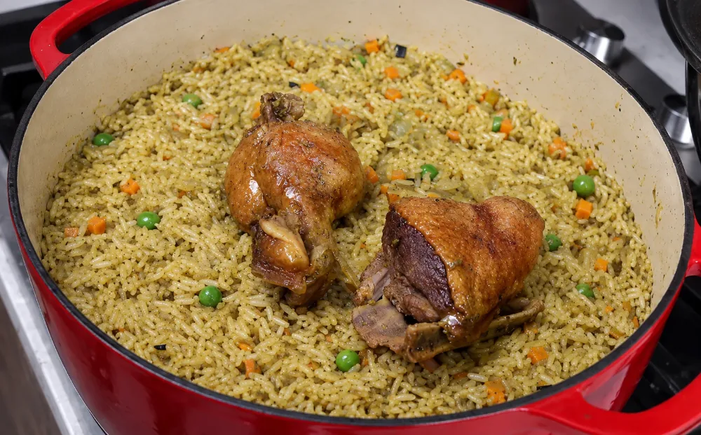 Step 4: Steaming Fluffy Graneado Rice & Plating with Salsa Criolla